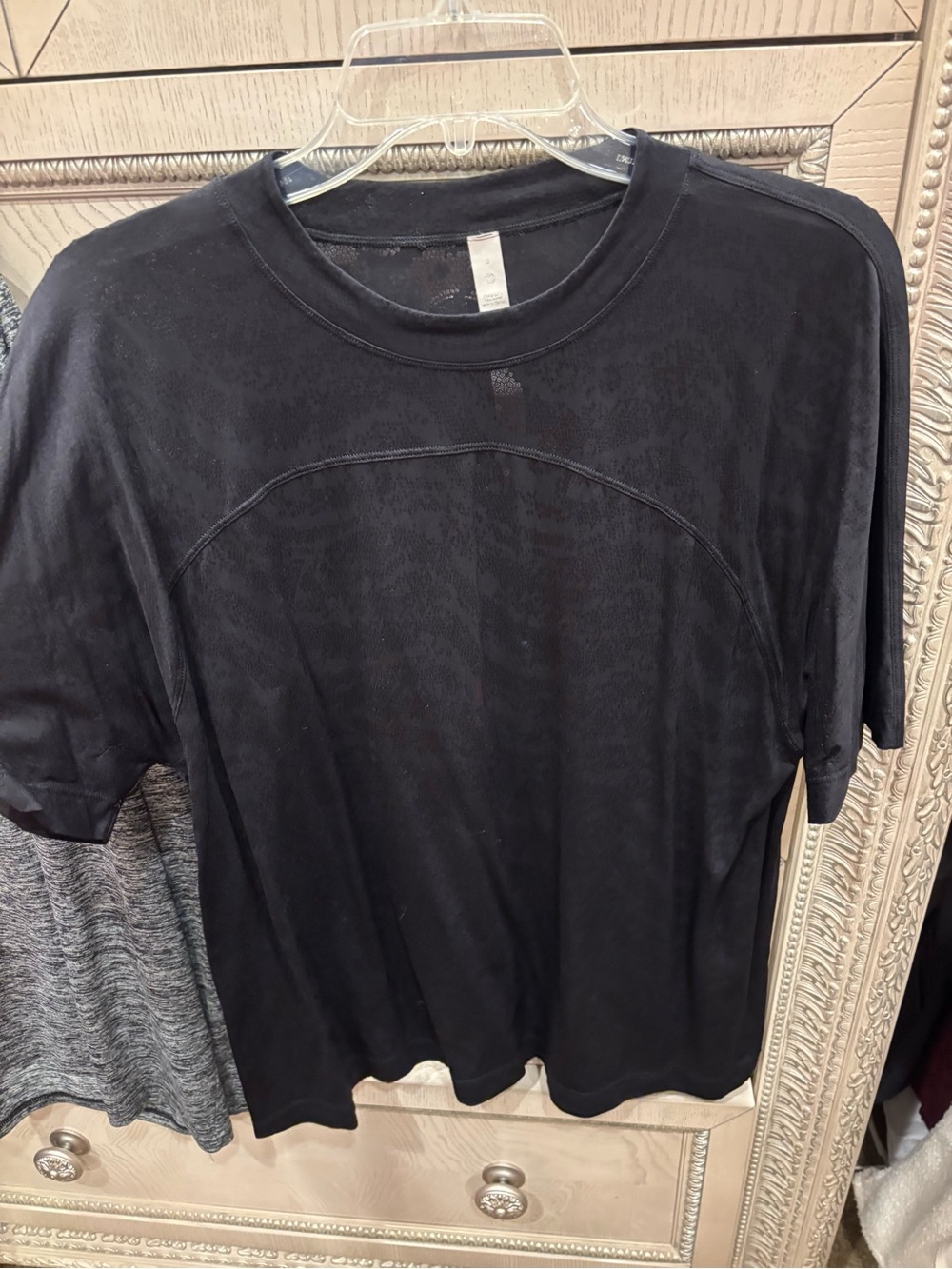 lululemon athletica Black Short-Sleeve Women's Tee